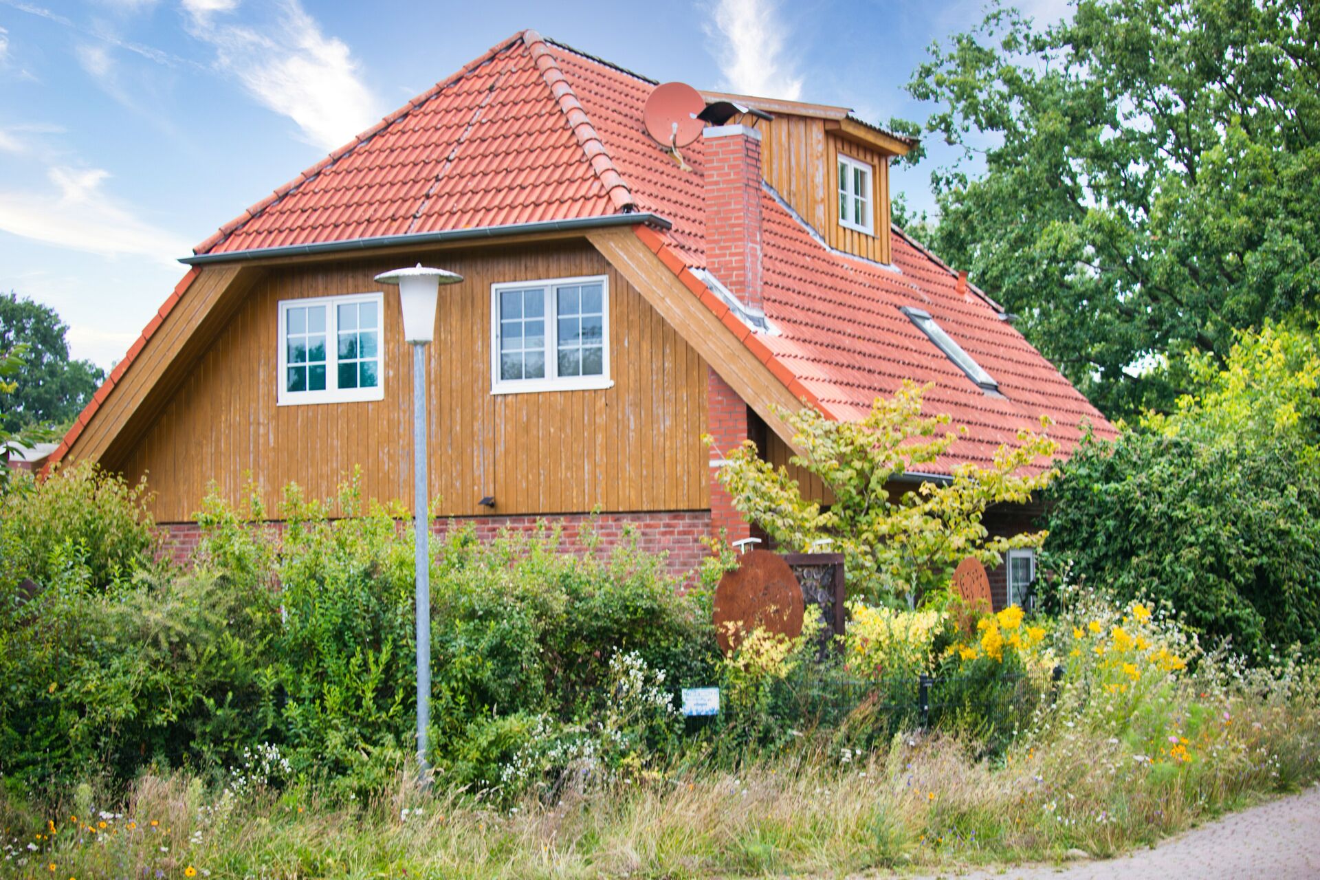 Einfach hin und weg: Viel Platz mit schönem Garten in Natendorf