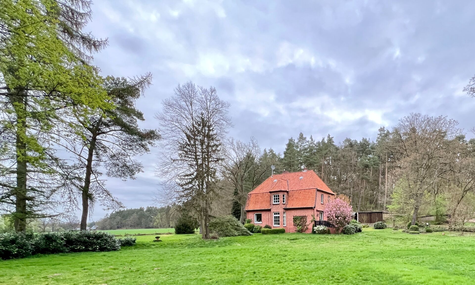 Außergewöhnlicher Ort, außergewöhnliches Wohnen ...Einzigartige Gelegenheit in Waldrandlage in Nahrendorf