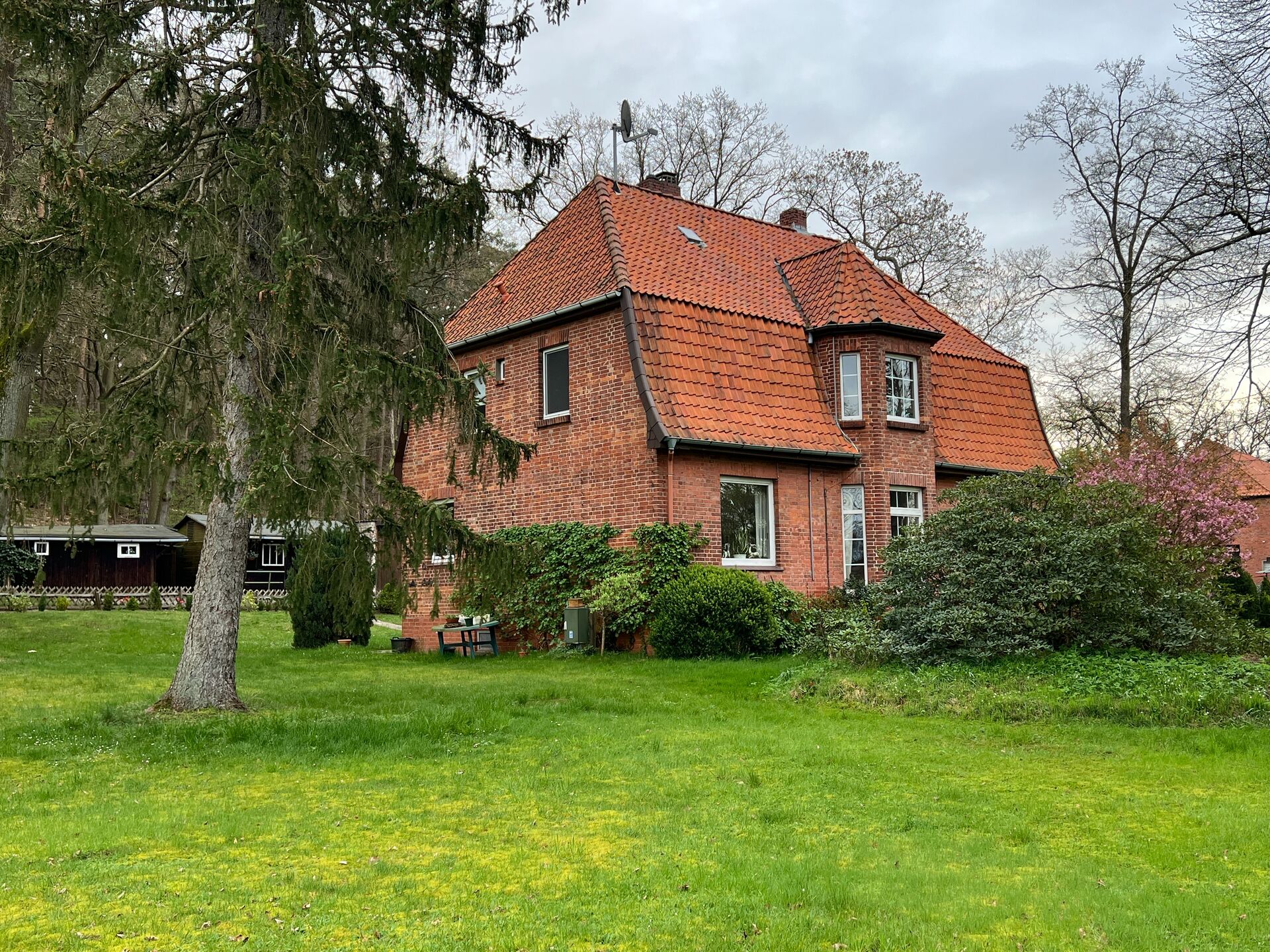 Außergewöhnlicher Ort, außergewöhnliches Wohnen ...Einzigartige Gelegenheit in Waldrandlage in Nahrendorf