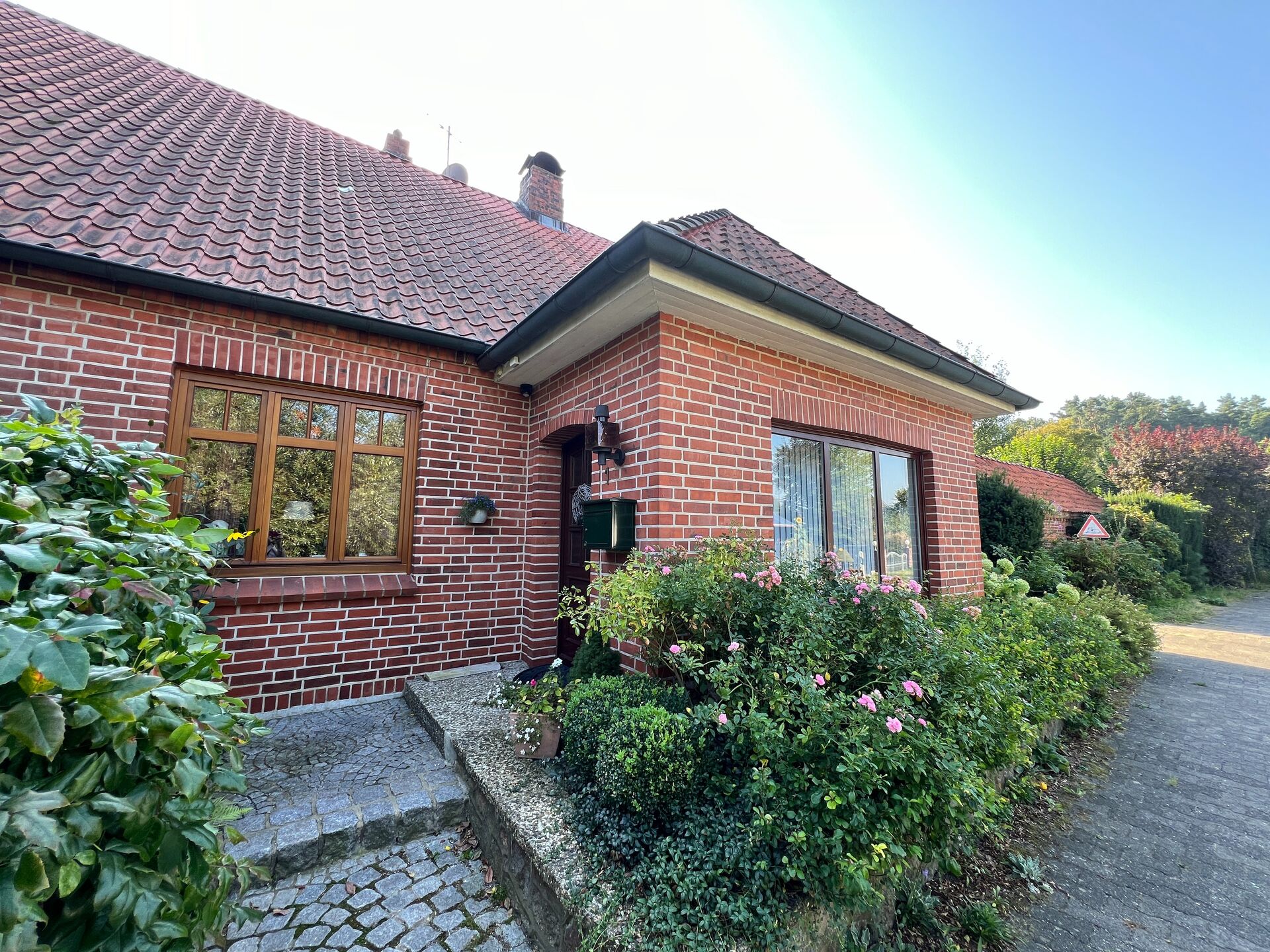 Liebevoll gestaltete Landhausimmobilie im Klinkergewand in Tosterglope